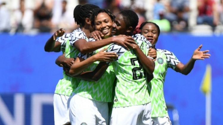 La joie des Nigérianes après le but contre leur camp des Sud-Coréennes, lors du Mondial, le 12 juin 2019 à Grenoble