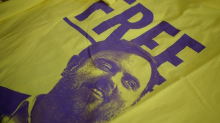 L'effigie d'Oriol Junqueras sur un T-shirt demandant sa libération, le 14 juillet 2018 à Barcelone