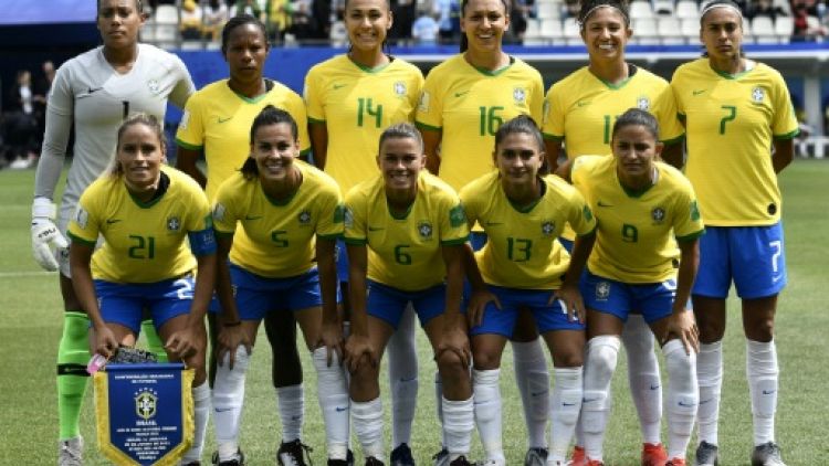 L'équipe féminine du Brésil avant son match de Coupe du monde contre la Jamaïque le 9 juin 2019 à Grenoble
