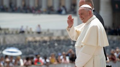 Papa: 17 novembre pranzo con 1500 poveri Papa: 17 novembre pranzo con 1500 poveri