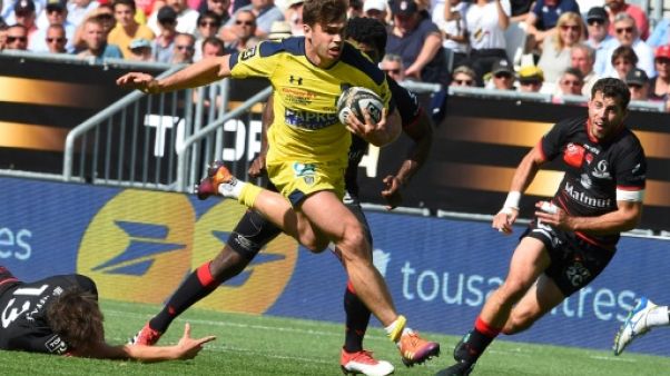 Le jeune ailier de l'ASM Clermont Damian Penaud contre Lyon en demi-finale du Top 14, le 9 juin 2019 au Matmut Atlantique de Bordeaux Le jeune ailier de l'ASM Clermont Damian Penaud contre Lyon en demi-finale du Top 14, le 9 juin 2019 au Matmut Atlantique de Bordeaux