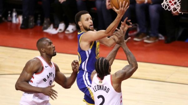 Stephen Curry des Golden State Warriors lors du match 5 des finales NBA face aux Raptors, à Toronto, le 10 juin 2019 Stephen Curry des Golden State Warriors lors du match 5 des finales NBA face aux Raptors, à Toronto, le 10 juin 2019