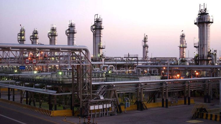 فرنسا تزيد مشترياتها من النفط السعودي مع تعثر اتفاقية إيران النووية