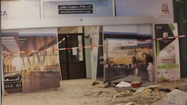 تحقيق-شظايا ونيران في صالة الركاب بمطار أبها السعودي بعد هجوم صاروخي