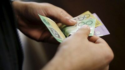 تراجع الدولارين الأسترالي والنيوزيلندي في ظل رهانات على خفض الفائدة