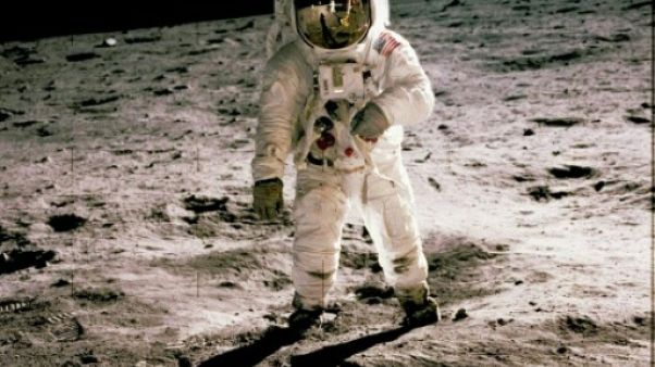 Buzz Aldrin le 20 juillet 1969 sur la Lune, photographié par Neil Armstrong, visible dans le reflet de la visière de son coéquipier Buzz Aldrin le 20 juillet 1969 sur la Lune, photographié par Neil Armstrong, visible dans le reflet de la visière de son coéquipier