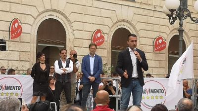 Di Maio, vitalizi? Colpa ammucchiate cdx Di Maio, vitalizi? Colpa ammucchiate cdx