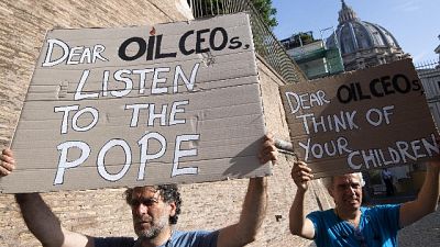 Clima: Papa, giovani non paghino per noi Clima: Papa, giovani non paghino per noi