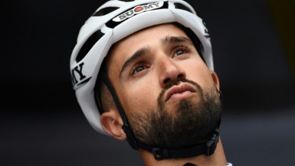 Le coureur français Nacer Bouhanni (Cofidis) pose durant la présentation des équipes, avant le départ Criterium du Dauphine, à Aurillac le 9 juin 2019. Le coureur français Nacer Bouhanni (Cofidis) pose durant la présentation des équipes, avant le départ Criterium du Dauphine, à Aurillac le 9 juin 2019.