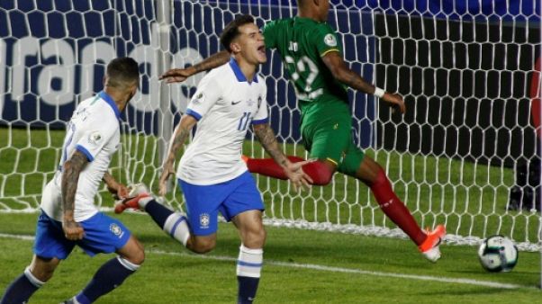 Le Brésilien Coutinho (centre) célèbre son deuxième but contre la Bolivie lors du match inaugural de la Copa América, le 14 juin au stade Morumbi de Sao Paulo Le Brésilien Coutinho (centre) célèbre son deuxième but contre la Bolivie lors du match inaugural de la Copa América, le 14 juin au stade Morumbi de Sao Paulo