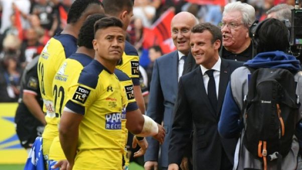 Finale du Top 14: Macron, Laporte et Goze hués au Stade de France Finale du Top 14: Macron, Laporte et Goze hués au Stade de France