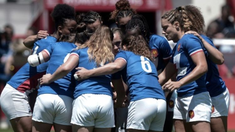 L'équipe de France féminine de rugby à VII lors de son match face aux Fidji, à Biarritz, le 15 juin 2019