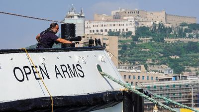 Migranti, Open Arms nel porto di Napoli Migranti, Open Arms nel porto di Napoli