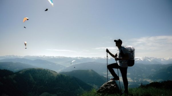 Le Français Benoît Outters lors d'une séance d'entraînement de "marche et vol" en Autriche Le Français Benoît Outters lors d'une séance d'entraînement de "marche et vol" en Autriche