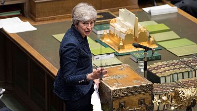 صنداي تلجراف: رئيسة الوزراء البريطانية تسعى لزيادة ميزانية التعليم 34 مليار دولار