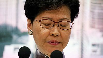 مسؤول: الصين لن تسمح لزعيمة هونج كونج بالتنحي رغم احتجاجات حاشدة