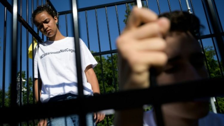 Enfants dans des cages : manifestation à Genève contre la politique migratoire de Trump