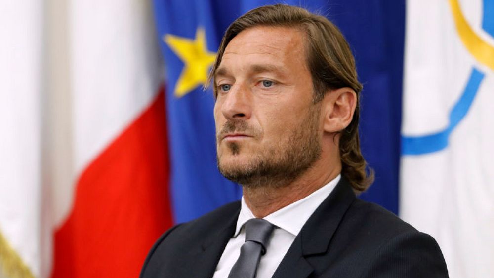 As Roma Great Totti Leaves Club Slamming The Door Euronews