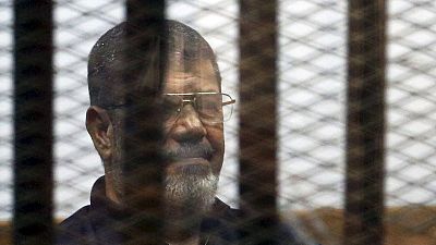 النيابة المصرية: مرسي سقط في القفص داخل المحكمة ولا آثار لإصابات