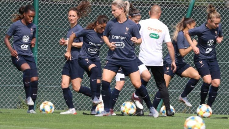 Séance d'entraînement des Bleues, le 10 juin 2019 à Nice 