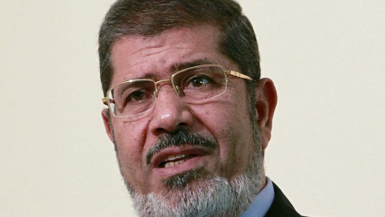 إعادة- جماعة الإخوان تصف وفاة مرسي بأنها جريمة قتل وتدعو لجنازة حاشدة