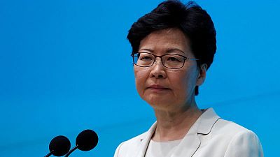 زعيمة هونج كونج تعتذر مجددا بعد احتجاجات عنيفة على مشروع قانون التسليم