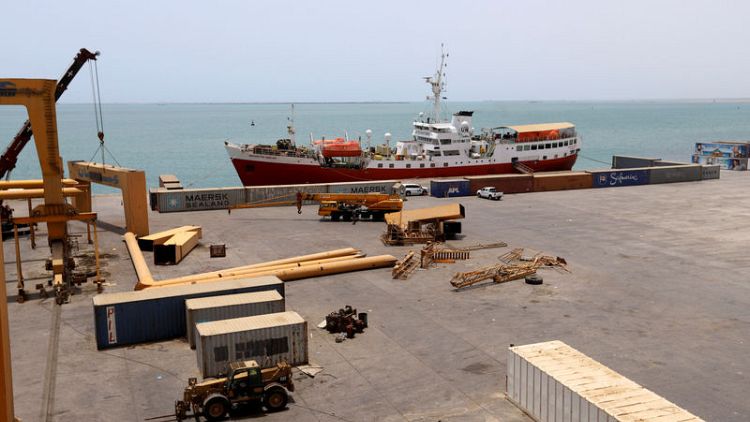 مصادر: الحوثيون سيسمحون للأمم المتحدة بتفتيش السفن في الحديدة