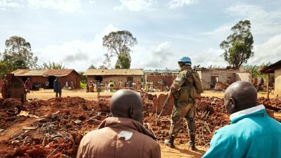 Des soldats de l'ONU en patrouille à Lita, en Ituri, le 27 mars 2018 après des affrontements entre les communautés hema et lendu, en RDC 