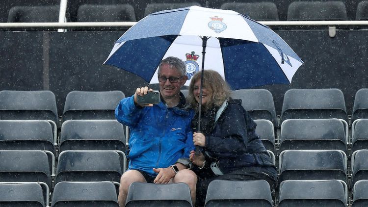 Rain washes out second day's play at Queen's Club
