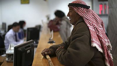 مقابلة-مسؤول نقدي: الوضع المالي الفلسطيني على شفا الانهيار مقابلة-مسؤول نقدي: الوضع المالي الفلسطيني على شفا الانهيار