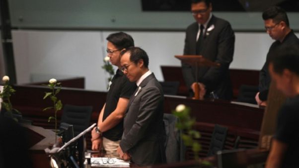 Hong Kong: le chef de la sécurité essuie les critiques de l'opposition au "parlement" Hong Kong: le chef de la sécurité essuie les critiques de l'opposition au "parlement"