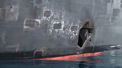البحرية الأمريكية: شظايا ألغام ومغناطيس تشير لضلوع إيران في هجوم الخليج