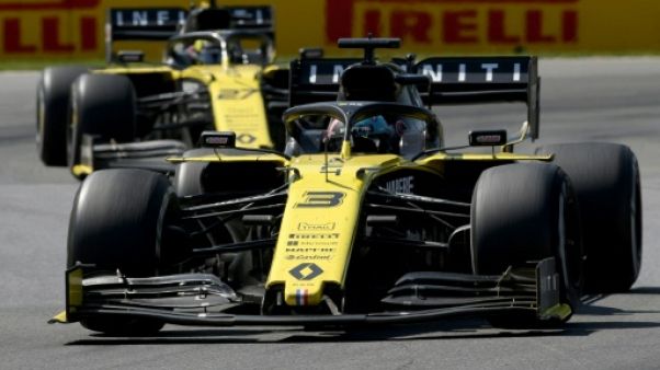 L'Australien Daniel Ricciardo à bord d'une Renault RS19 devant l'Allemand Nico Hulkenberg, également dans une Renault RS19, lors du GP du Canada, à Montréal, le 9 juin 2019 L'Australien Daniel Ricciardo à bord d'une Renault RS19 devant l'Allemand Nico Hulkenberg, également dans une Renault RS19, lors du GP du Canada, à Montréal, le 9 juin 2019