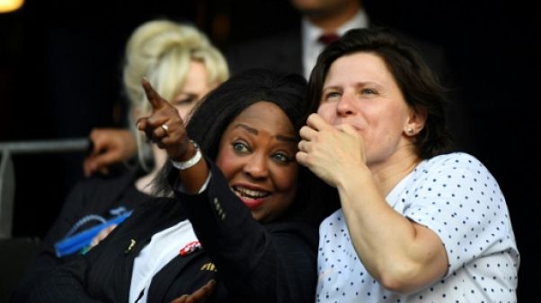 Samoura chapeaute la CAF: Africains et Européens s'opposent Samoura chapeaute la CAF: Africains et Européens s'opposent