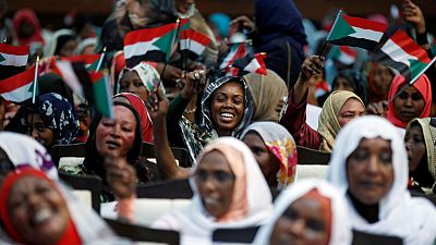 المئات يتظاهرون في عواصم ولايات سودانية للمطالبة بحكم مدني