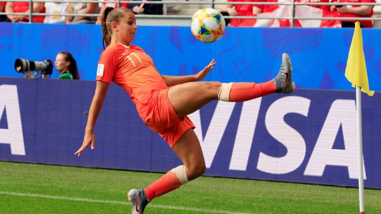 Netherlands top Group E with 2-1 win against Canada