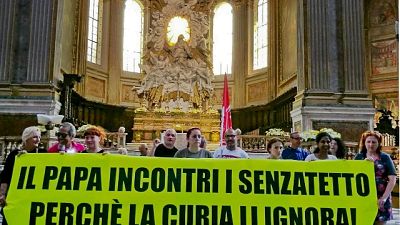 Senzatetto in Duomo, 'Papa ci incontri'