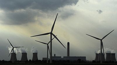 توليد الكهرباء من الطاقة النظيفة سيتجاوز الوقود الأحفوري في بريطانيا في 2019