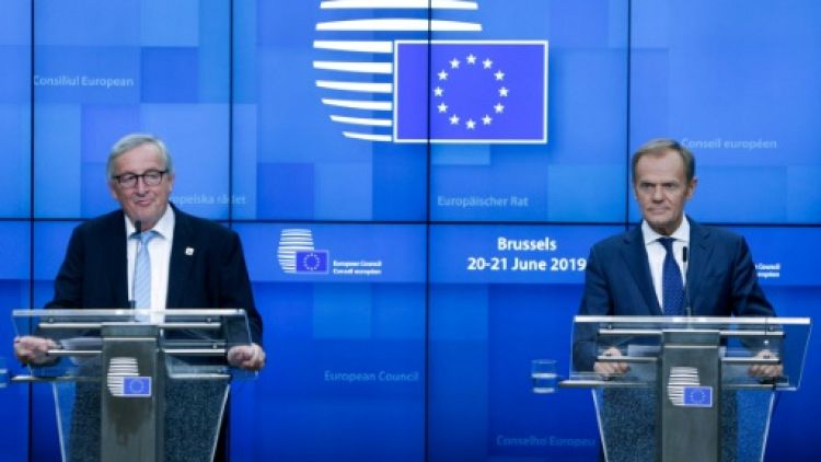 Le président de la Commission européenne Jean-Claude Juncker et le président du Conseil Donald Tusk donnent une conférence de presse à Bruxelles, le 21 juin 2019