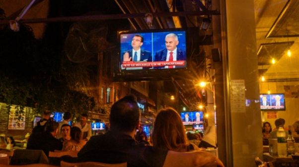 Istanbul retourne aux urnes, scrutin casse-tête pour Erdogan Istanbul retourne aux urnes, scrutin casse-tête pour Erdogan