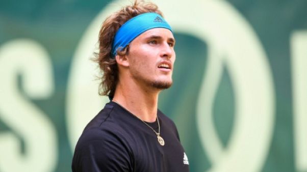 L'Allemand Alexander Zverev face au Belge David Goffin en quarts de finale du tournoi Halle, le 21 juin 2019 L'Allemand Alexander Zverev face au Belge David Goffin en quarts de finale du tournoi Halle, le 21 juin 2019