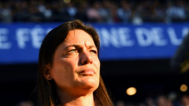 La sélectionneuse des Bleues Corinne Diacre avant le coup d'envoi du match contre le Nigeria au Mondial-2019, le 17 juin 2019 à Rennes