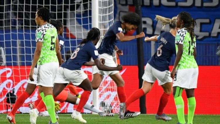 L'équipe de France reste sur un court succès sur le Nigeria, grâce à un but de Wendie Renard,le 17 juin 2019 à Rennes