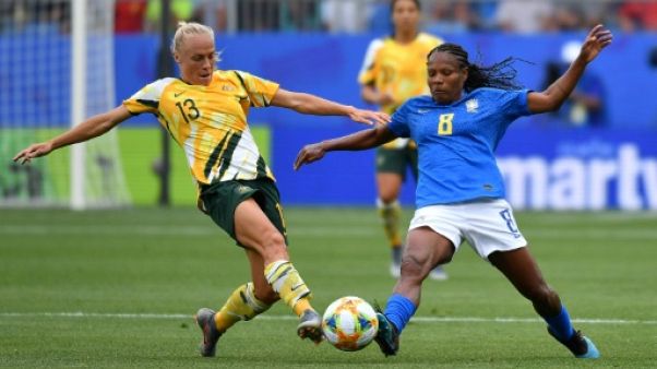 La Brésilienne Formiga (d) à la lutte avec l'Australienne Tameka Yallop au Mondial-2018, à La Mosson, le 13 juin 2019 La Brésilienne Formiga (d) à la lutte avec l'Australienne Tameka Yallop au Mondial-2018, à La Mosson, le 13 juin 2019
