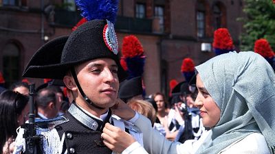 Carabinieri, giura anche musulmano Badar Carabinieri, giura anche musulmano Badar