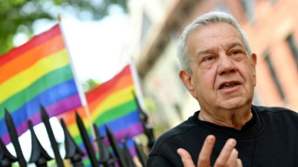 Martin Boyce, devant le bar gay Stonewall Inn à New York, le 12 juin 2019 Martin Boyce, devant le bar gay Stonewall Inn à New York, le 12 juin 2019
