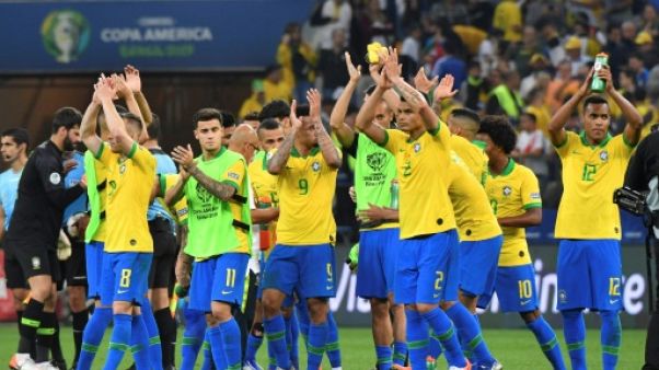 Les Brésiliens battent les Péruviens 5-0 et se qualifient pour les quarts de finale de la Copa América le 22 juin 2019 Les Brésiliens battent les Péruviens 5-0 et se qualifient pour les quarts de finale de la Copa América le 22 juin 2019