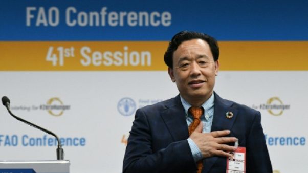 Le directeur-général, nouvellement élu de la FAO, le Chinois Qu Dongyu, à l'issue du scrutin le 23 juin 2019 au siège de l'organisation à Rome Le directeur-général, nouvellement élu de la FAO, le Chinois Qu Dongyu, à l'issue du scrutin le 23 juin 2019 au siège de l'organisation à Rome