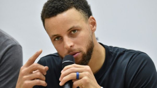 Le triple champion NBA Stephen Curry en conférence de presse à Tokyo le 23 juin 2019 Le triple champion NBA Stephen Curry en conférence de presse à Tokyo le 23 juin 2019