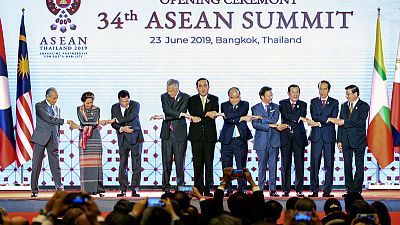 زعماء الدول الأعضاء في آسيان يتفقون على العمل لتعزيز اقتصاداتها